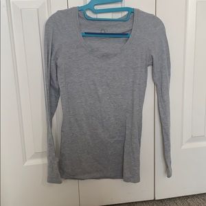 Gray long sleeve t-shirt
